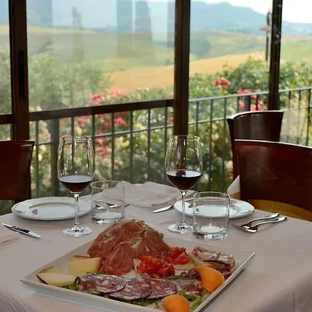 Agrihotel Il Palagetto 3* וולטרה