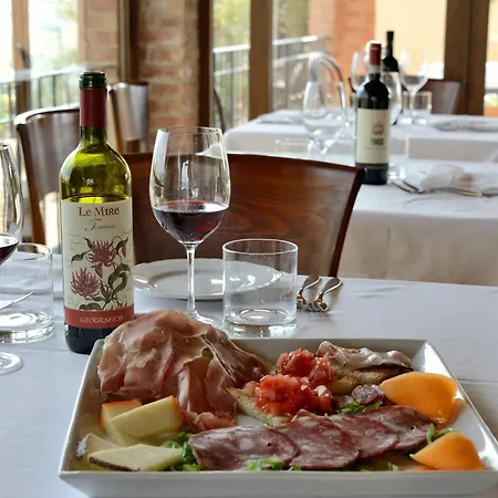 Agrihotel Il Palagetto 3* וולטרה